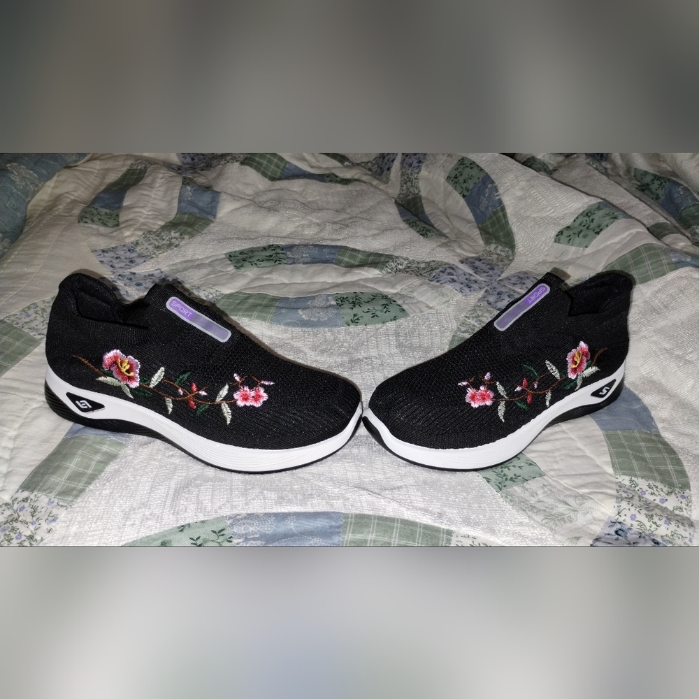 Sporto Black Knit Slip-On Sneakers with Pink & Green Floral Embroidery
